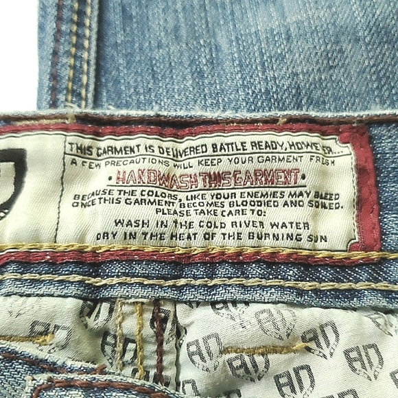 Artful Dodger Knifes Embroidery Light Wash Distressed Jeans Size 34 X 30 - Picture 9 of 13